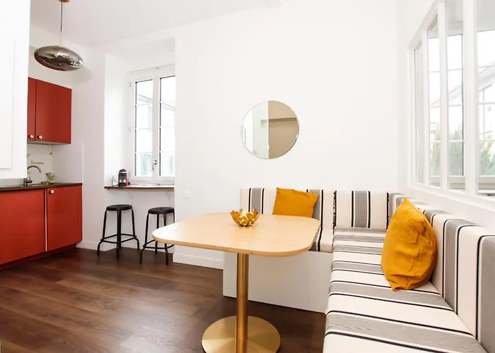 Bel Appartement, Offrant Calme Et Luminosite, Proche Cote Des Basques 아파트